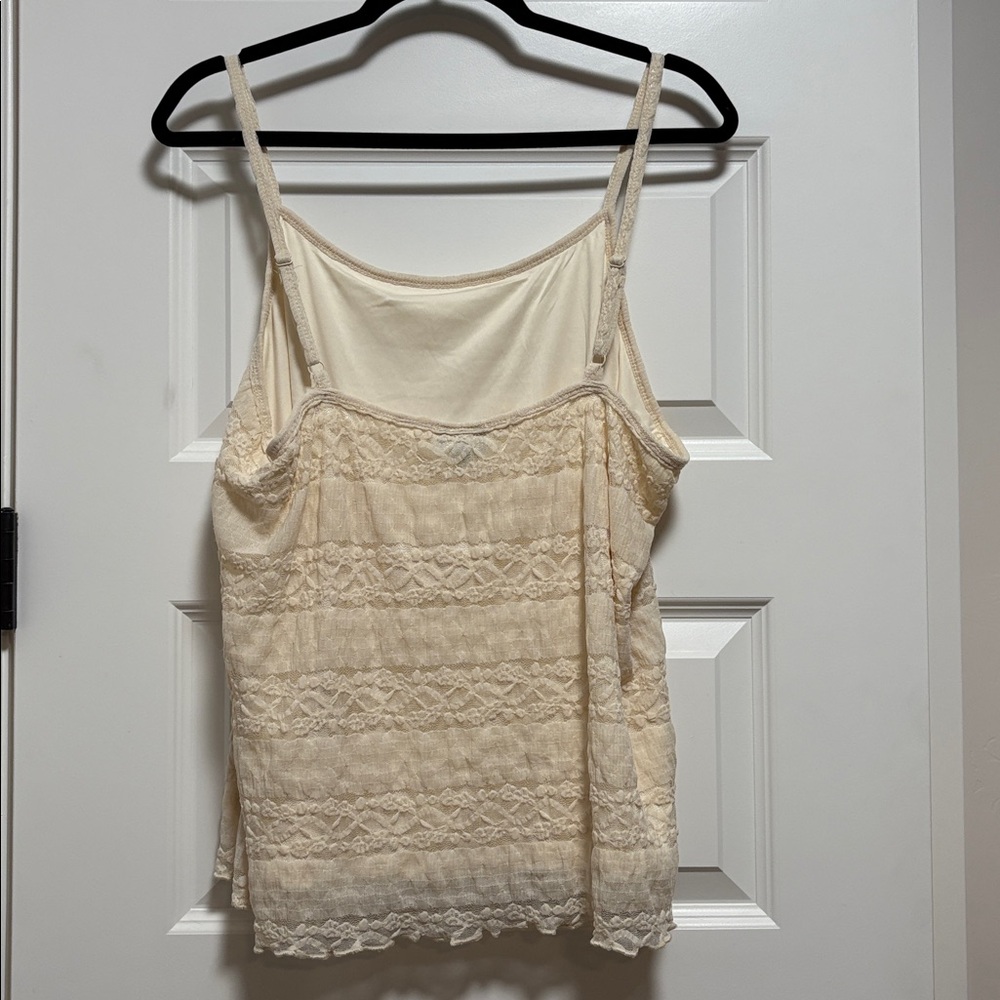 Torrid Cream Lace Detail Top - Picture 4 of 4